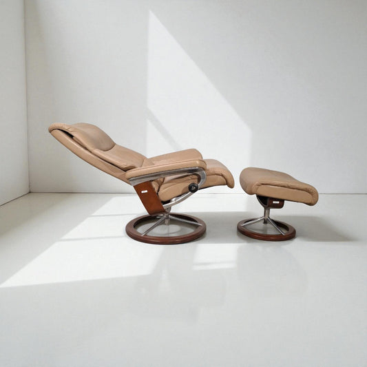 Stressless View lenestol med krakk – Signatur understell