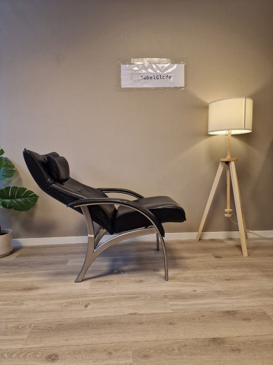 PENT BRUKT | Brunstad Delta Legend lenestol i svart