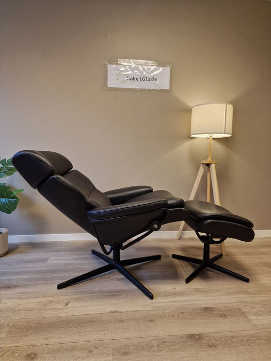 PENT BRUKT | Ekornes Stressless Rome lenestol med krakk i svart