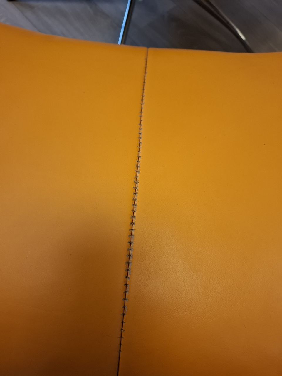 PENT BRUKT | Ekornes Stressless City lenestol med krakk i oransje