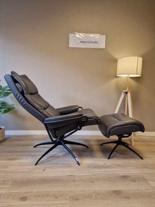 PENT BRUKT | Ekornes Stressless Tokyo lenestol med krakk i grå