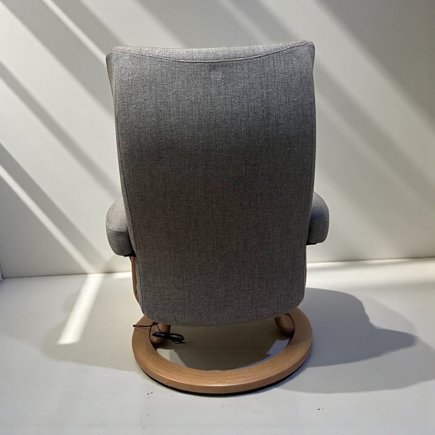 PENT BRUKT | Ekornes Stressless Wing Power lenestol (M) i grå