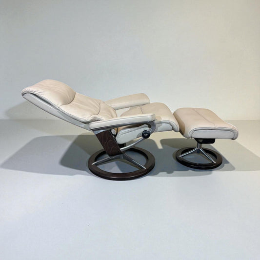 Stressless View lenestol med krakk – Signatur understell