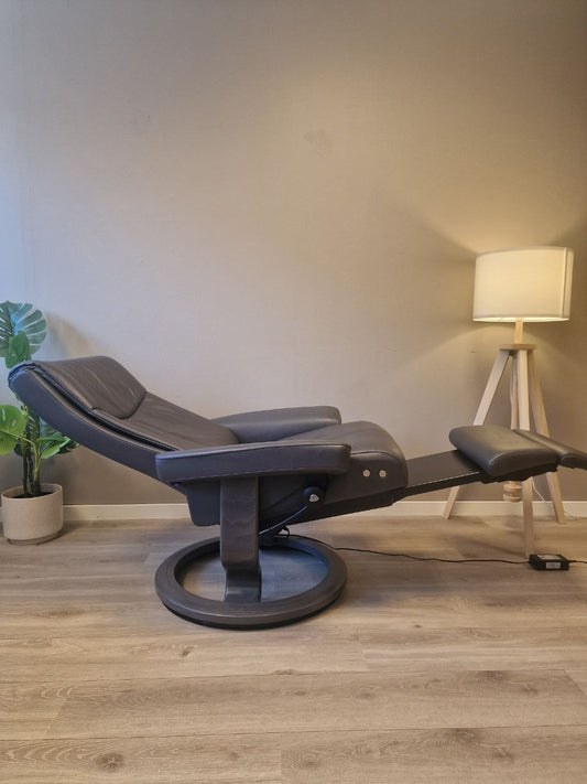 Stressless Dover Power lenestol (M) i grå skinn
