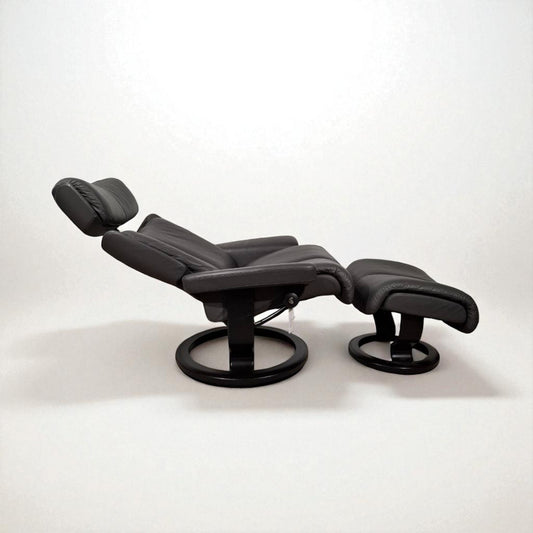 Stressless Magic lenestol grå skinn med krakk – Ekornes kvalitet | MøbelGlede