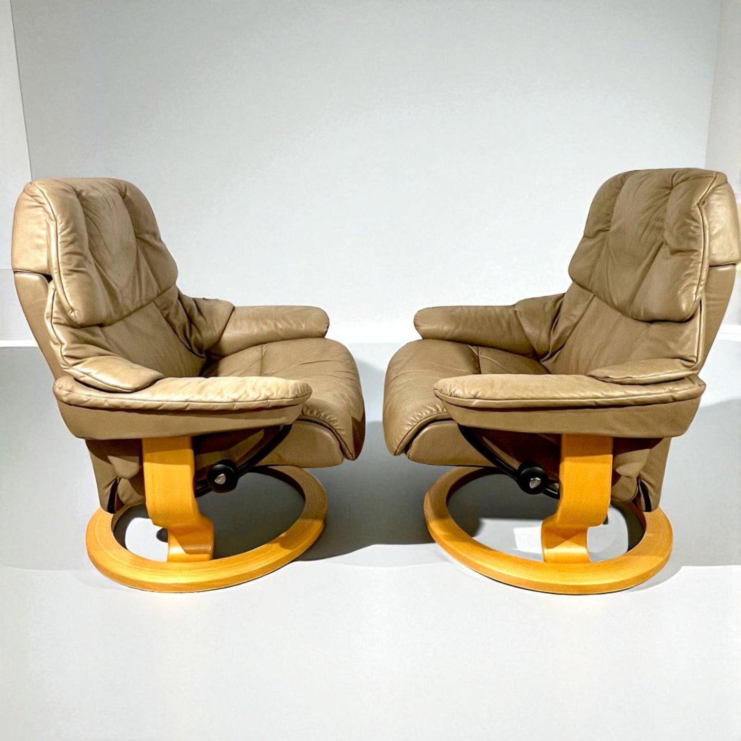 2stk Stressless Reno (L) m/1 krakk og 1 puff