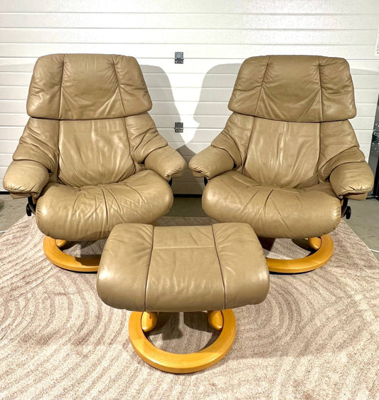 2stk Stressless Reno (L) med en fotskammel og en puff