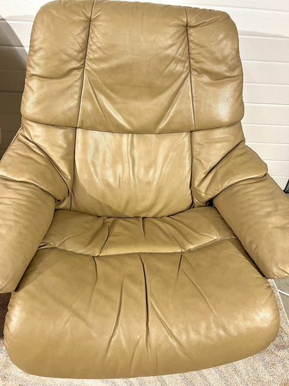 2stk Stressless Reno (L) med en fotskammel og en puff