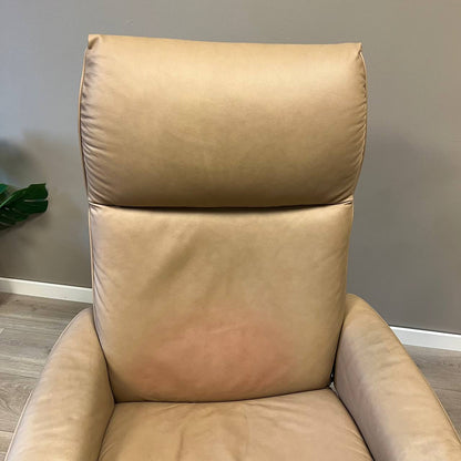 Brukt Stressless Aura Power lenestol (M) i beige skinn - flekk på ryggen
