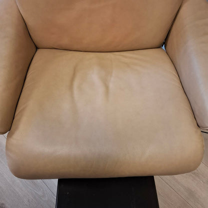 Brukt Stressless Aura Power lenestol (M) i beige skinn - detaljbilde skinn