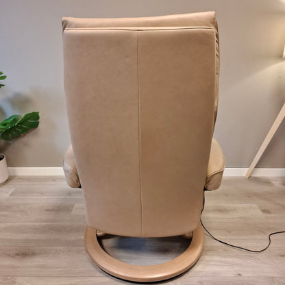 Brukt Stressless Aura Power lenestol (M) i beige skinn - bakvisning