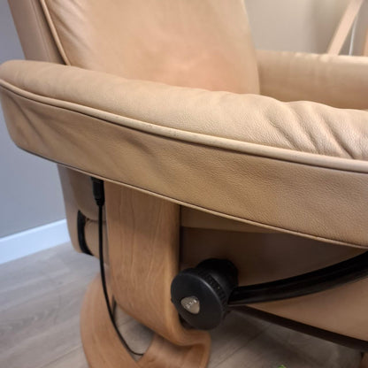 Brukt Stressless Aura Power lenestol (M) i beige skinn - detaljbilde understell