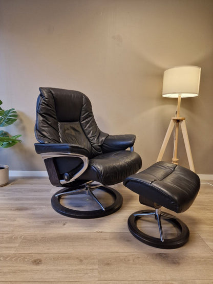 Brukt Stressless Live (L) lenestol m/krakk i svart - frontvisning