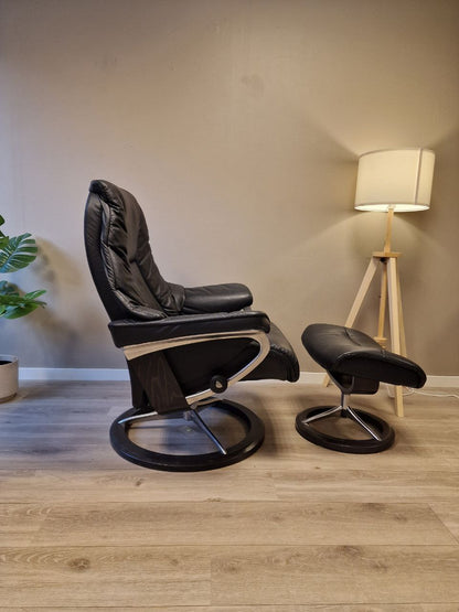 Brukt Stressless Live (L) lenestol m/krakk i svart - skravisning