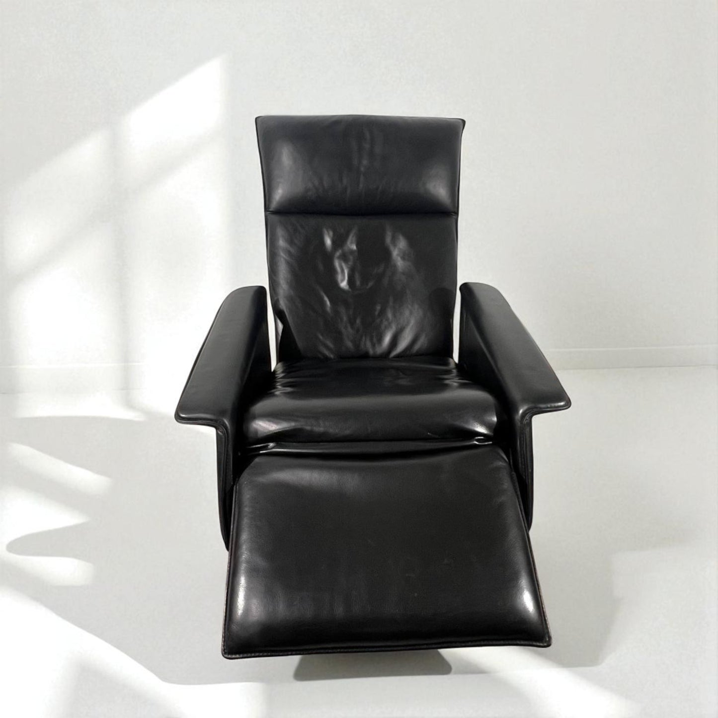 Berg Ato Recliner / Lenestol (L)  Luksuriøs m/ innbygd fothviler