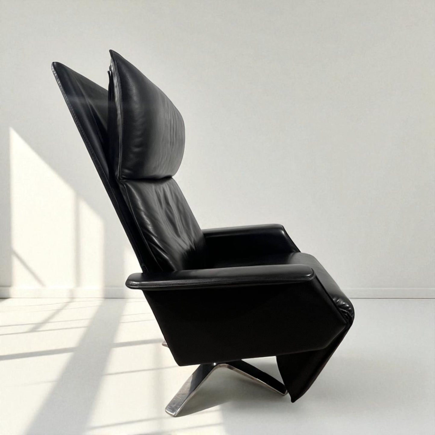 Berg Ato Recliner / Lenestol (L)  Luksuriøs m/ innbygd fothviler