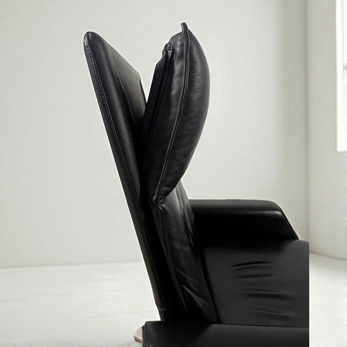 Berg Ato Recliner / Lenestol (L)  Luksuriøs m/ innbygd fothviler