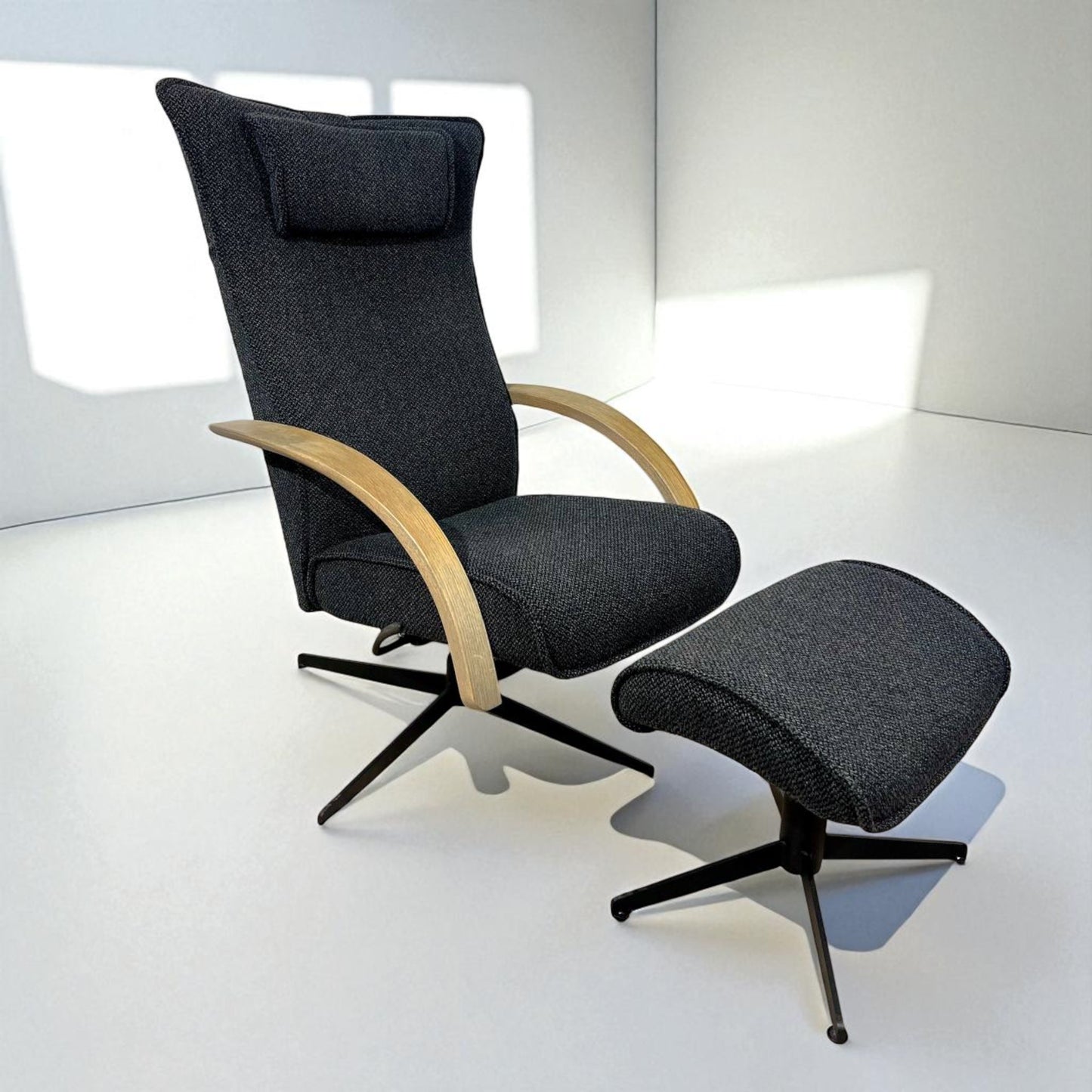Brunstad® Delta Motion Wood lenestol med fotskammel