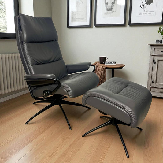 Stressless Tokyo lenestoler med krakk i ekte skinn – 50% Rabbat