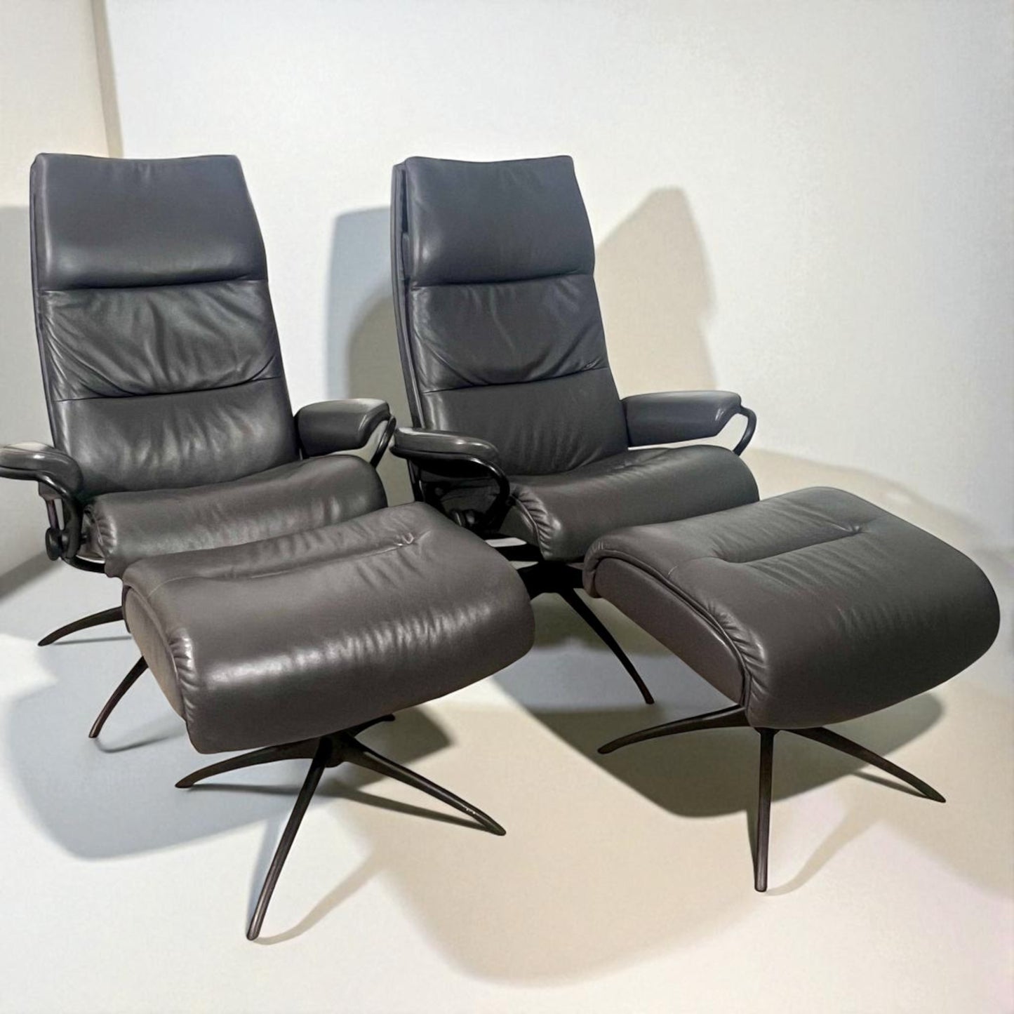 Stressless Tokyo lenestoler med krakk i ekte skinn – 50% Rabbat