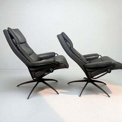 Stressless Tokyo lenestoler med krakk i ekte skinn – 50% Rabbat