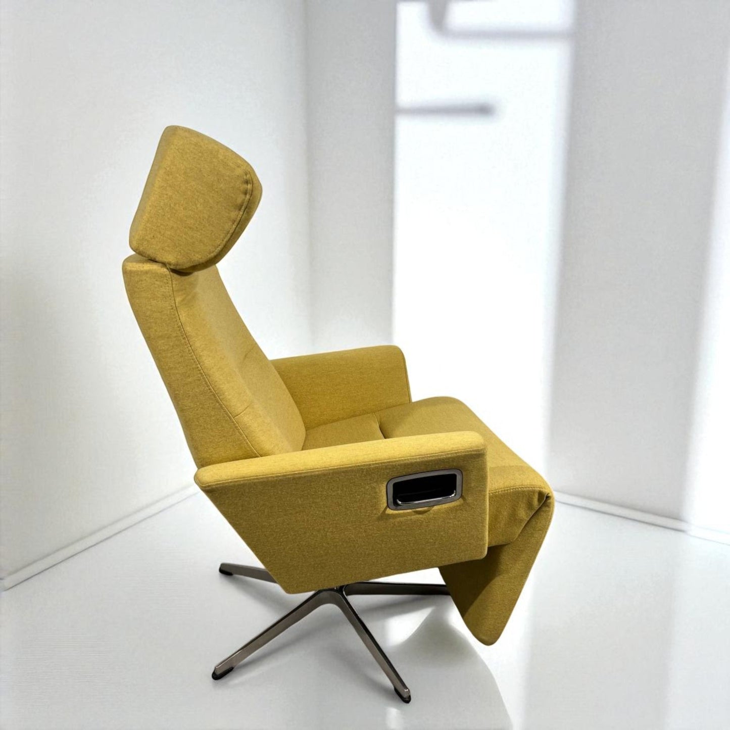 Eksklusiv Conform Relieve Recliner med innbygd fothviler