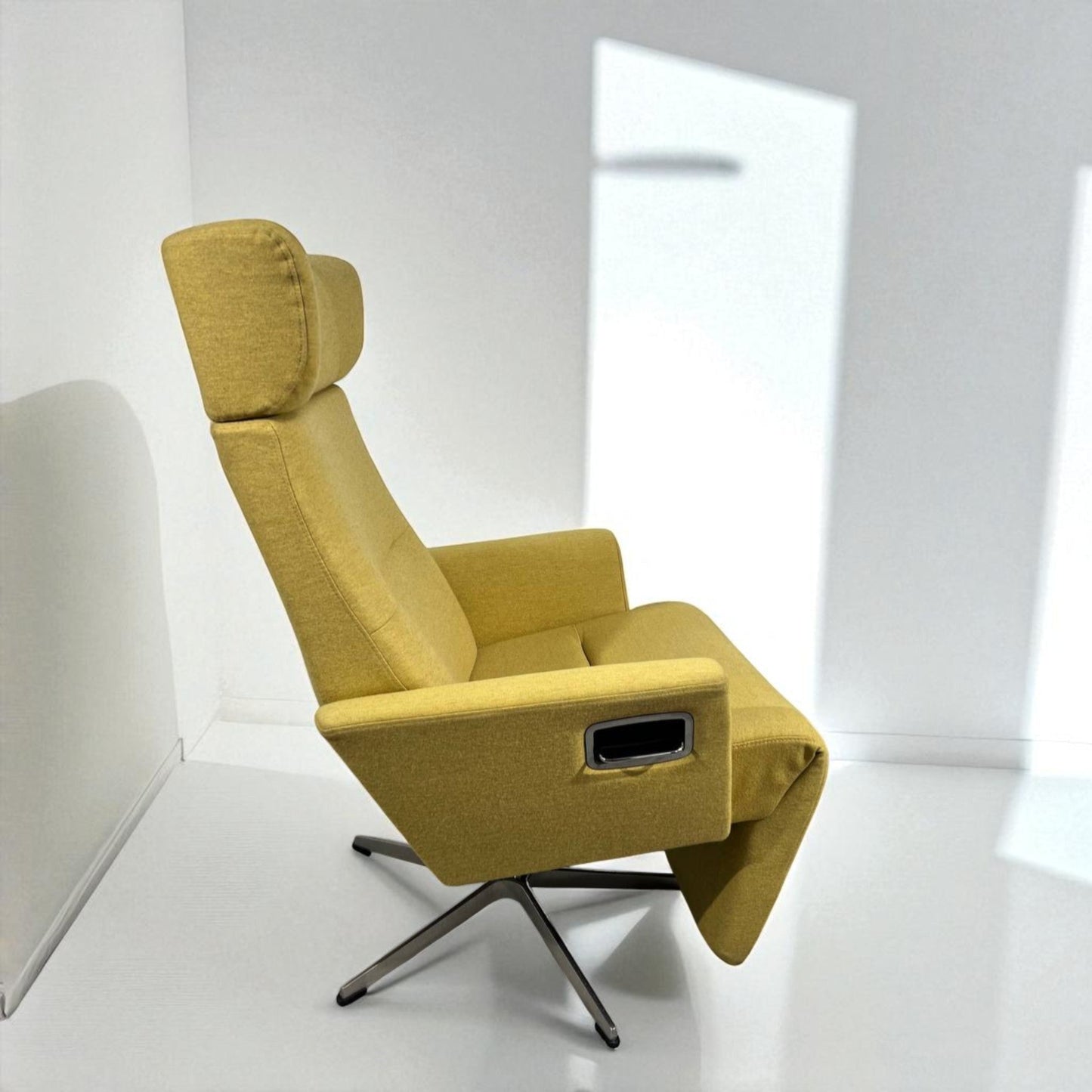Eksklusiv Conform Relieve Recliner med innbygd fothviler