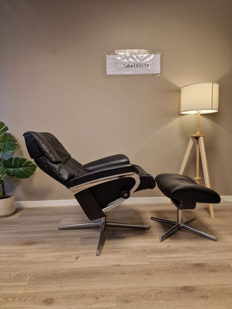 Brukt Stressless Ruby lenestol m/krakk i sort - sidevisning