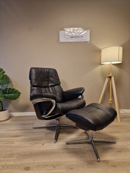 Brukt Stressless Ruby lenestol m/krakk i sort - detaljbilde skinn
