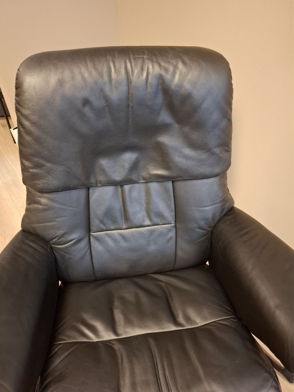 Brukt Stressless Ruby lenestol m/krakk i sort - naerbilde