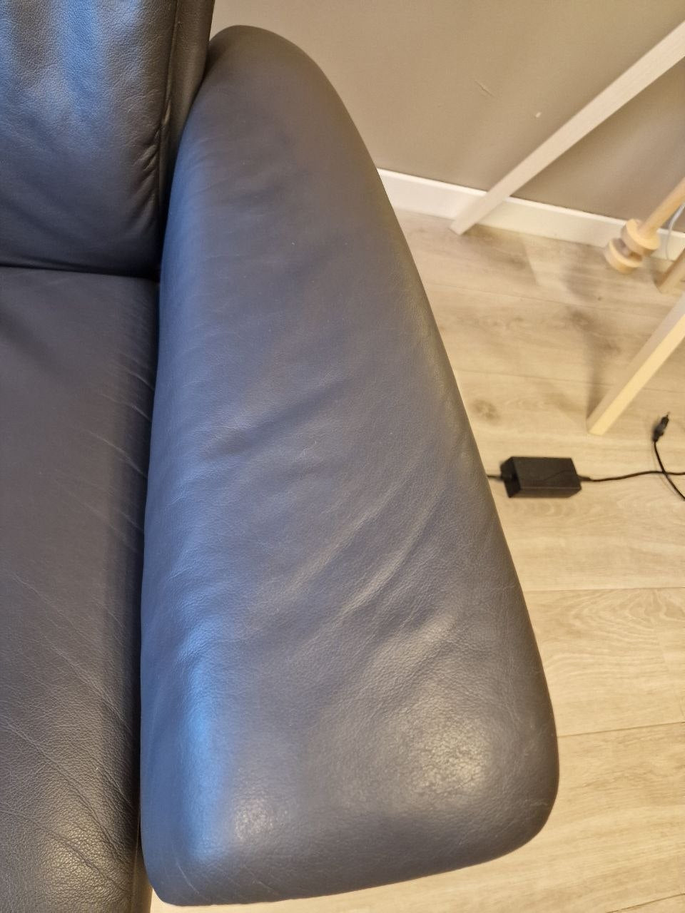 Stressless Peace Power lenestol (M) i grå med batteri