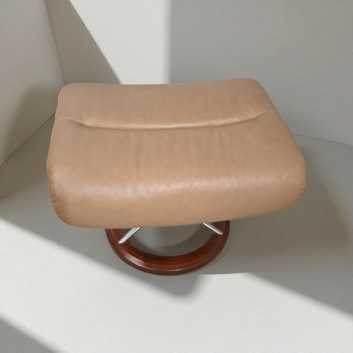 Stressless View lenestol med krakk – Signatur understell