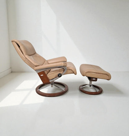 Stressless View lenestol med krakk – Signatur understell