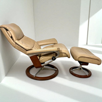 Stressless View lenestol med krakk – Signatur understell – Meget god tilstand