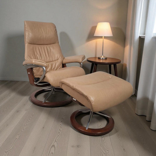 Stressless View lenestol med krakk – Signatur understell
