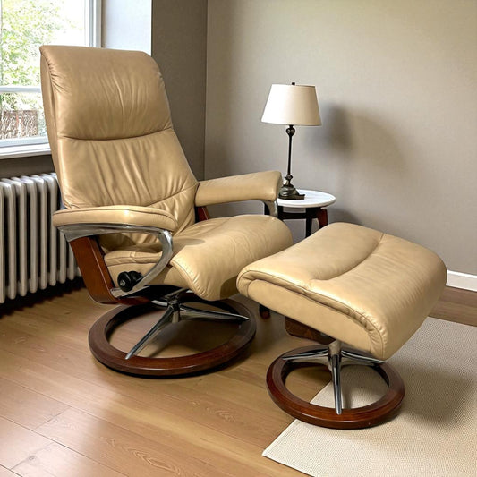 Stressless View lenestol med krakk – Signatur understell – Meget god tilstand
