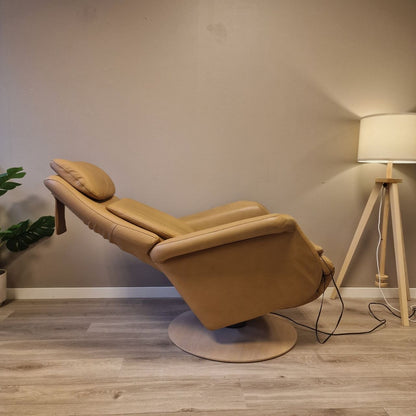 Stressless Sam elektrisk lenestol i beige skinn – varme og massasje