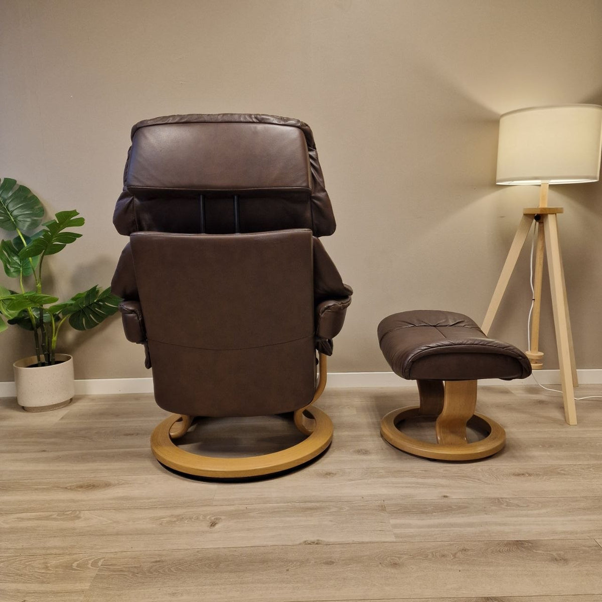 Stressless Reno lenestol m/krakk i brunt skinn