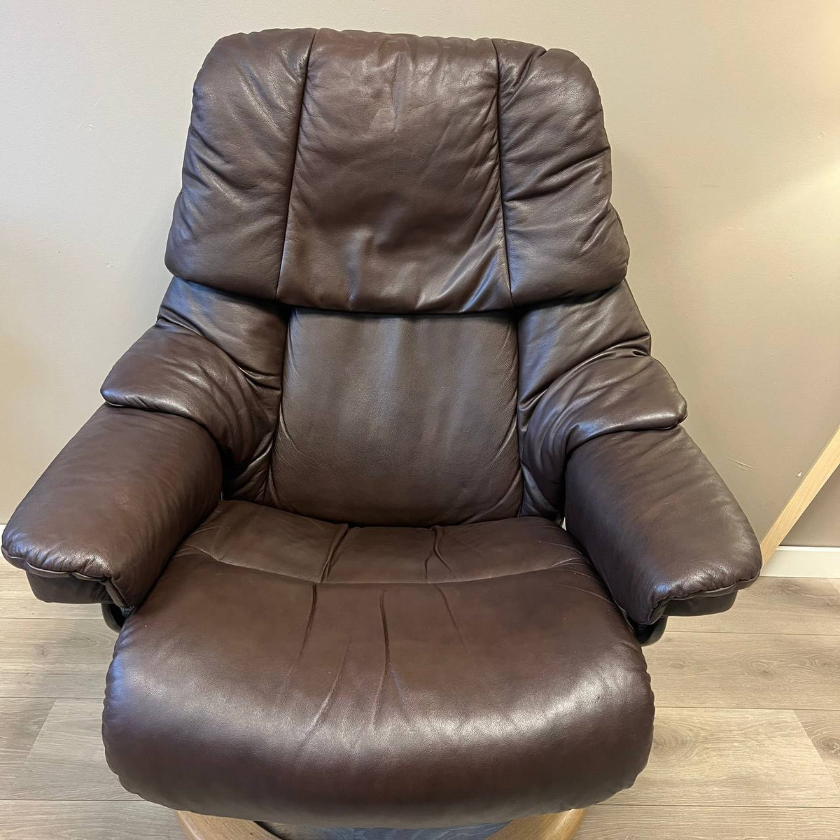 Stressless Reno lenestol m/krakk i brunt skinn
