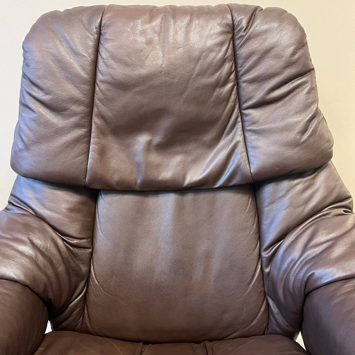 Stressless Reno lenestol m/krakk i brunt skinn