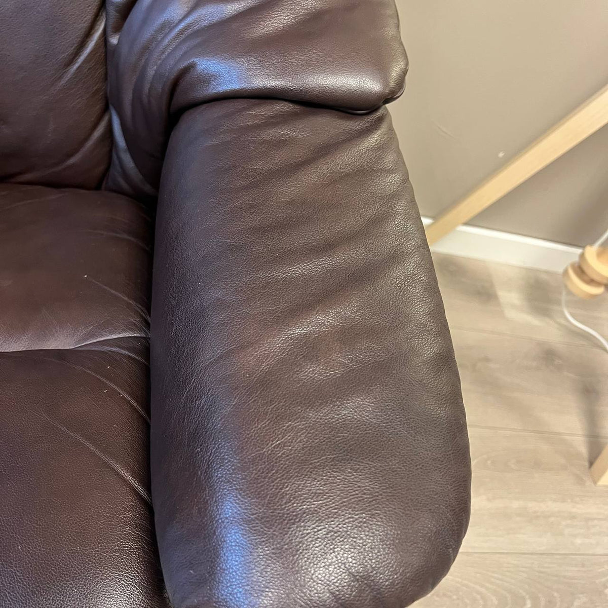 Stressless Reno lenestol m/krakk i brunt skinn