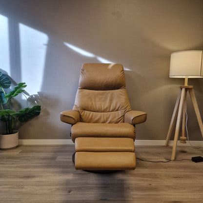 Stressless View elektrisk lenestol m/integrert fothviler i beige skinn
