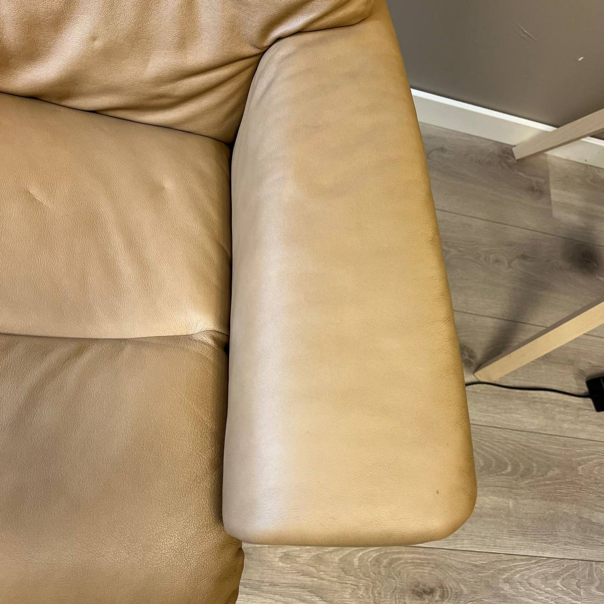 Stressless View elektrisk lenestol m/integrert fothviler i beige skinn