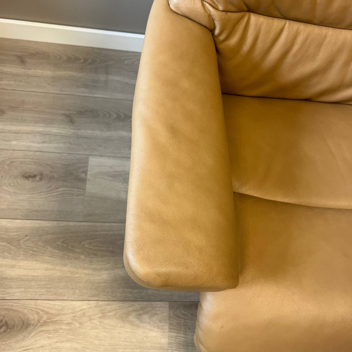 Stressless View elektrisk lenestol m/integrert fothviler i beige skinn