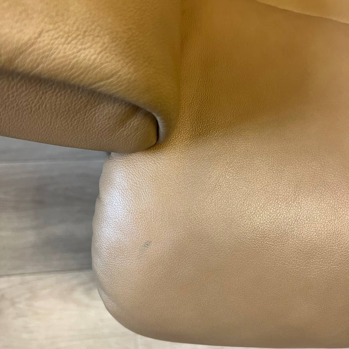 Stressless View elektrisk lenestol m/integrert fothviler i beige skinn