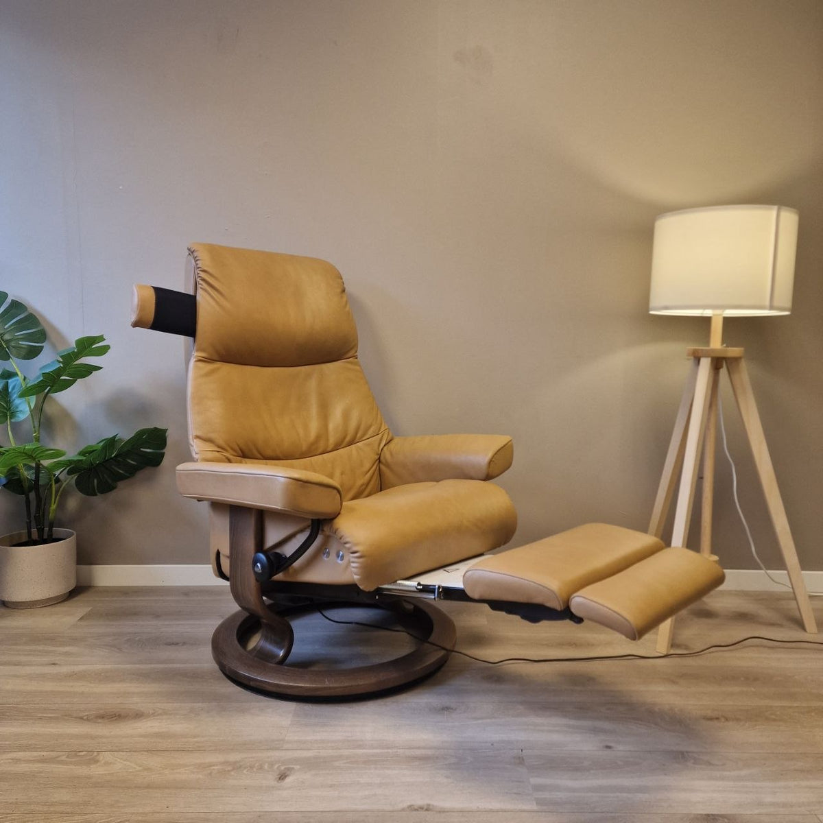 Stressless View elektrisk lenestol m/integrert fothviler i beige skinn