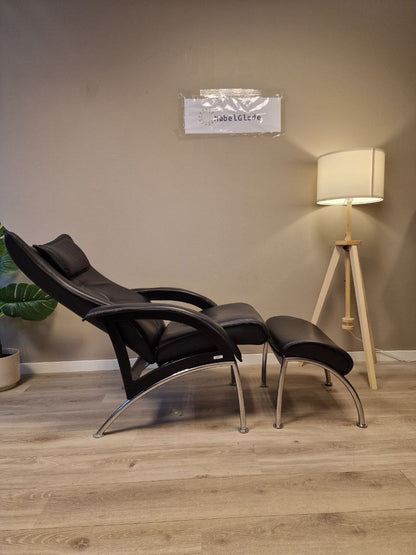 Brunstad Delta Legend lenestol m/krakk i svart