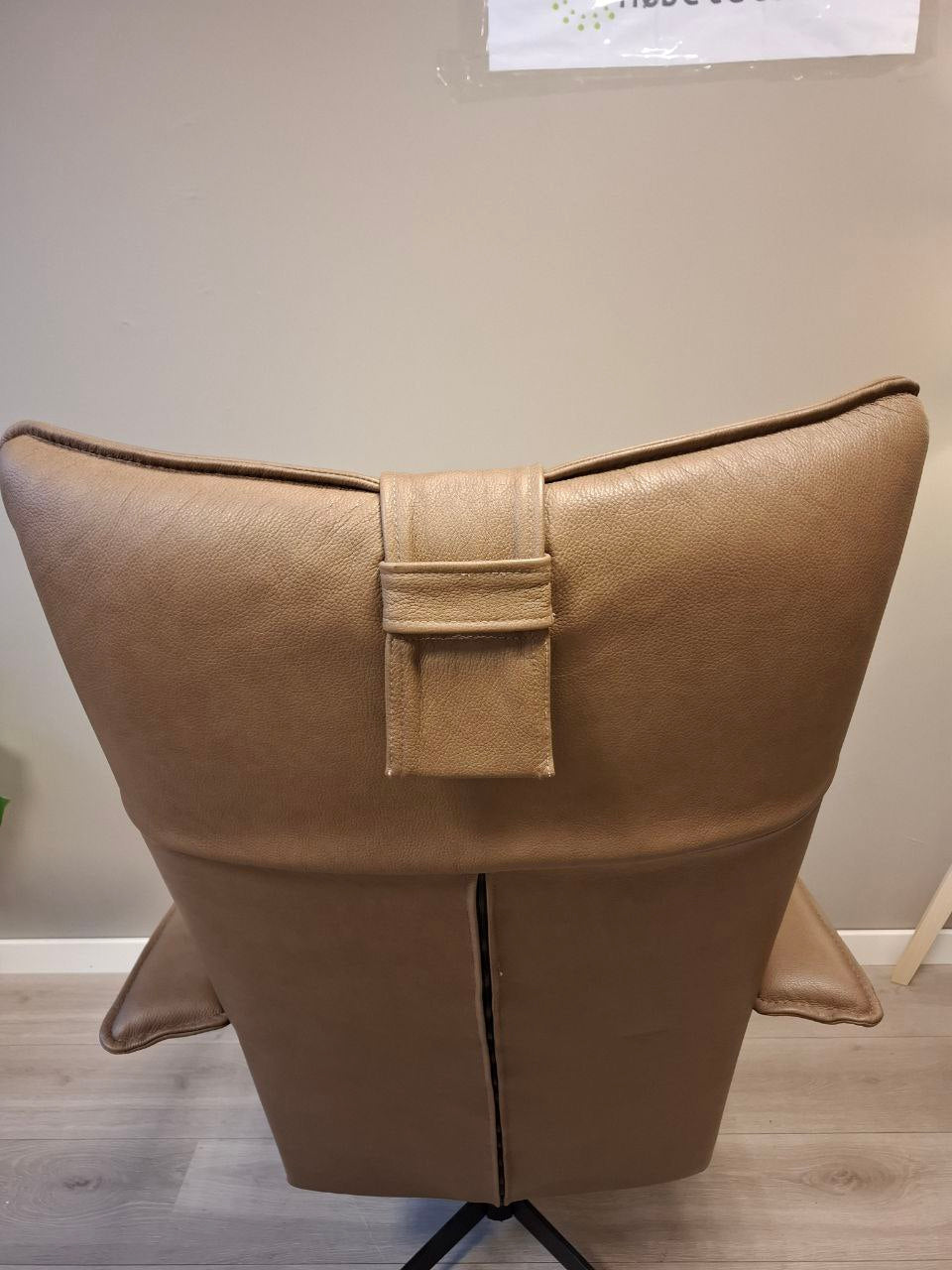 Brunstad Delta Motion lenestol m/krakk i brunt