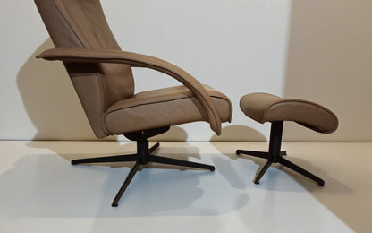 PENT BRUKT | Brunstad Delta Motion lenestol med krakk i brun