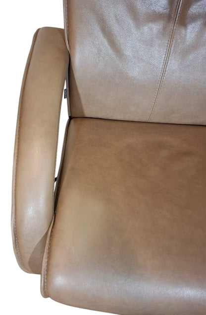 PENT BRUKT | Brunstad Delta Motion lenestol med krakk i brun